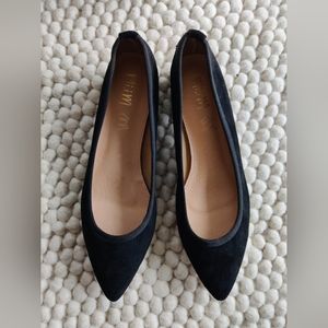 Mi.iM Velvet Black Flats - NWT